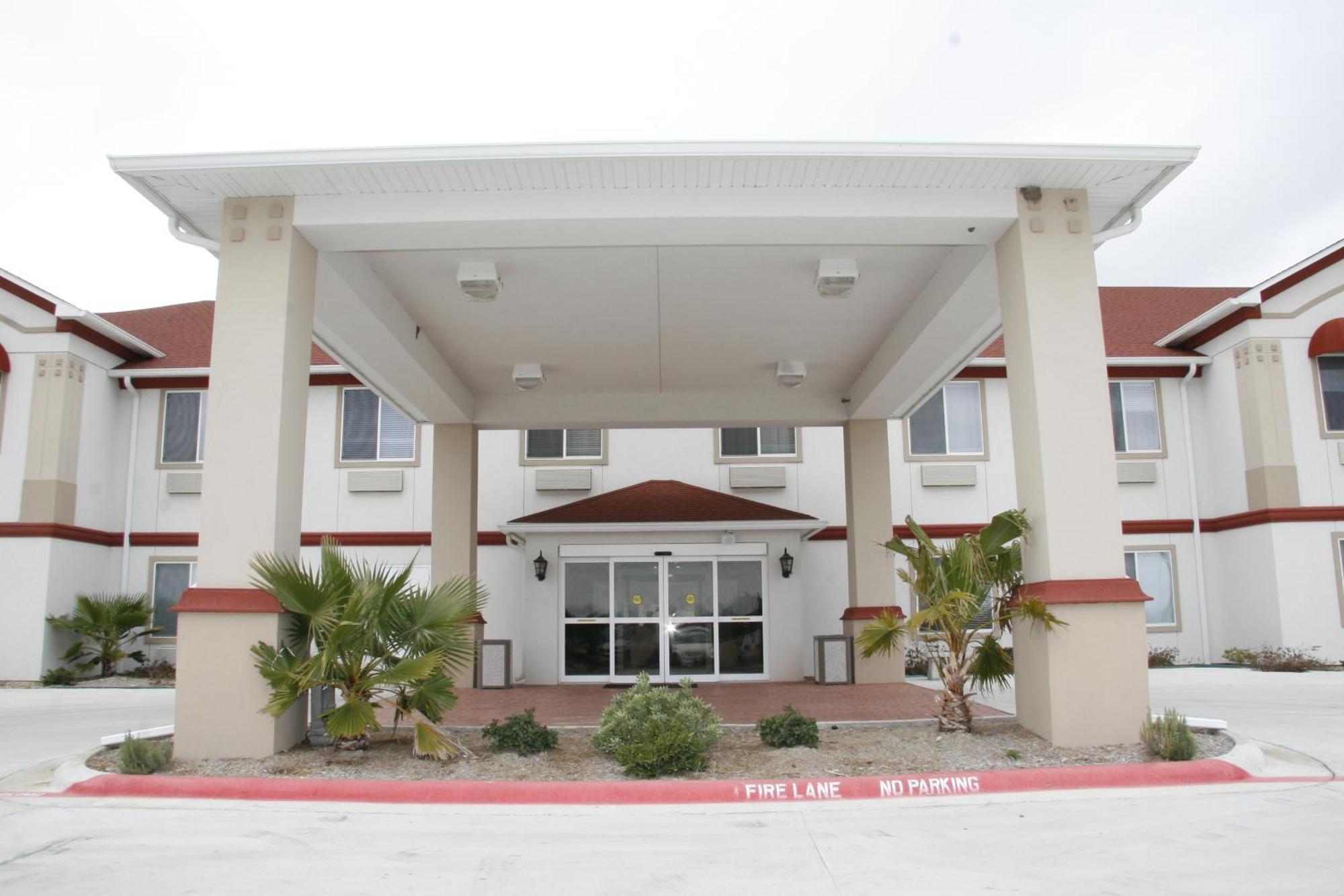 Budget Host Inn And Suites คาเมรอน ภายนอก รูปภาพ